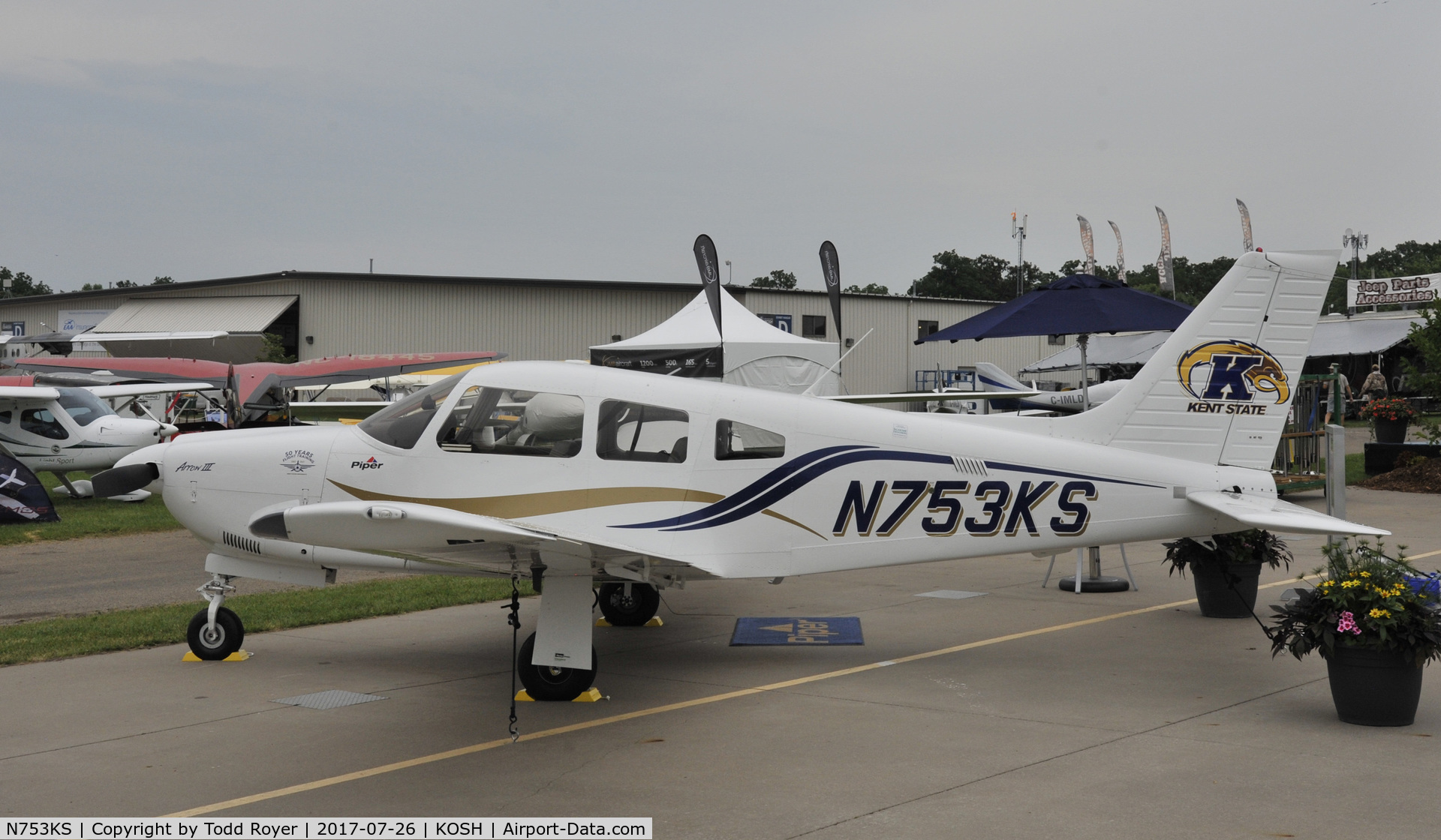 N753KS, 2015 Piper PA-28R-201 Cherokee Arrow III C/N 2844159, Airventure 2017