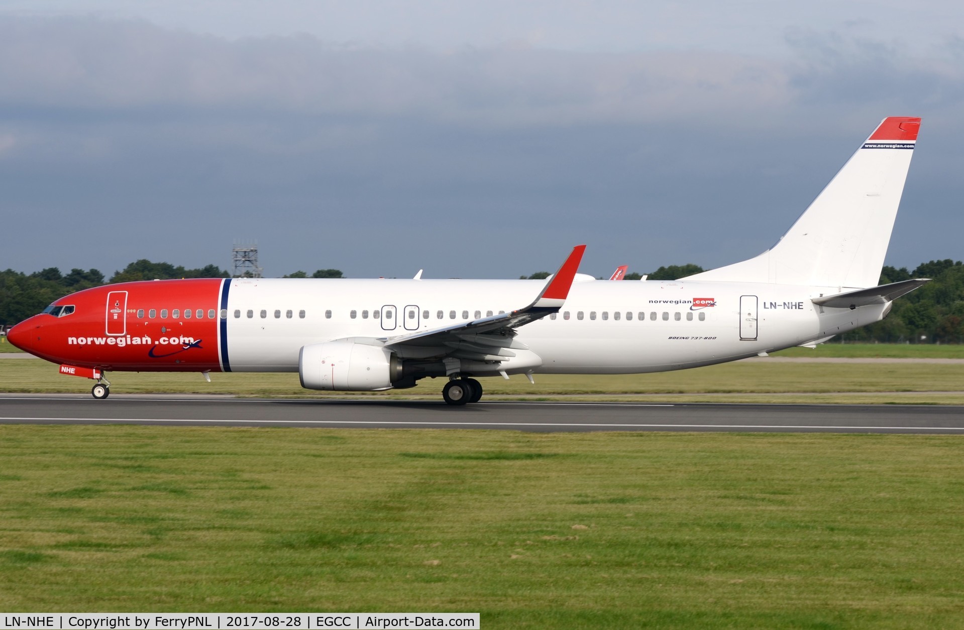 LN-NHE, 2015 Boeing 737-8JP C/N 41136, Norwegian B738 departing.