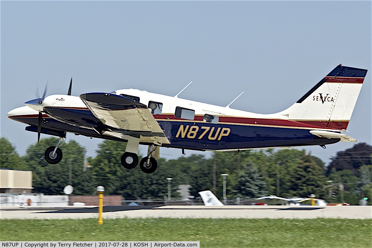 N87UP, 1999 Piper PA-34-220T Seneca C/N 34-49144, At 2017 EAA AirVenture at Oshkosh