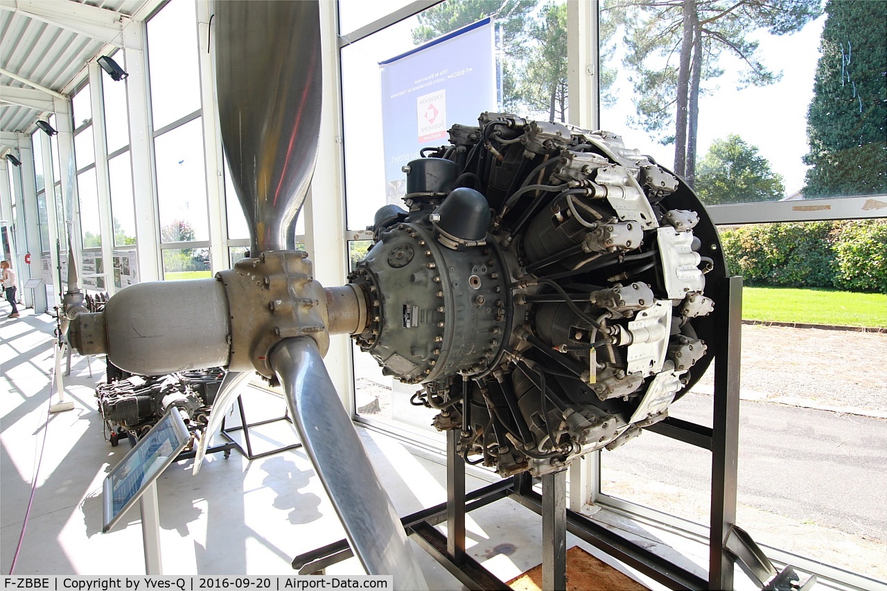 F-ZBBE, 1969 Canadair CL-215-I (CL-215-1A10) C/N 1005, Pratt & Whitney R2800 engine of Canadair CL-215, Exibited at Historic Seaplane Museum, Biscarrosse