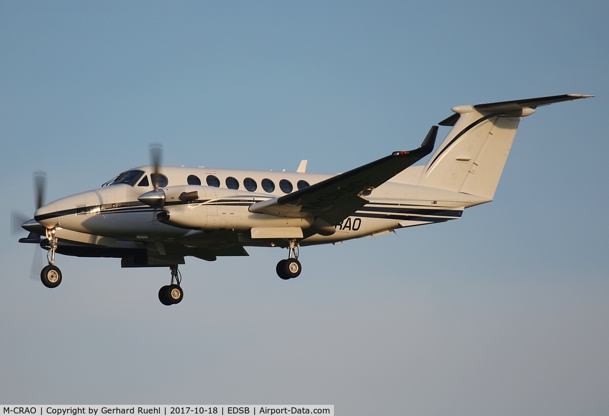 M-CRAO, 2007 Raytheon Aircraft Company B300 C/N FL-515, early morning arrival (Private)