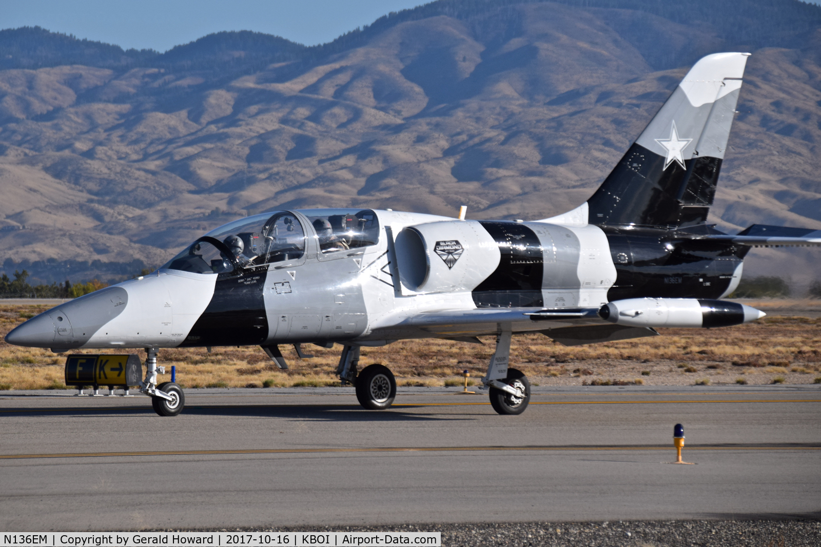 N136EM, 1984 Aero L-39C Albatros C/N 432917, Taxiing on Foxtrot.  Black Diamond Jet Team.