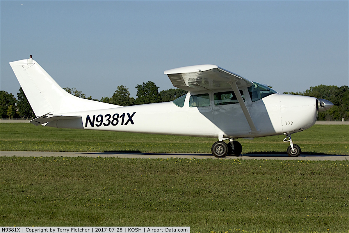 N9381X, 1962 Cessna 182E Skylane C/N 18253781, at 2017 EAA AirVenture at Oshkosh