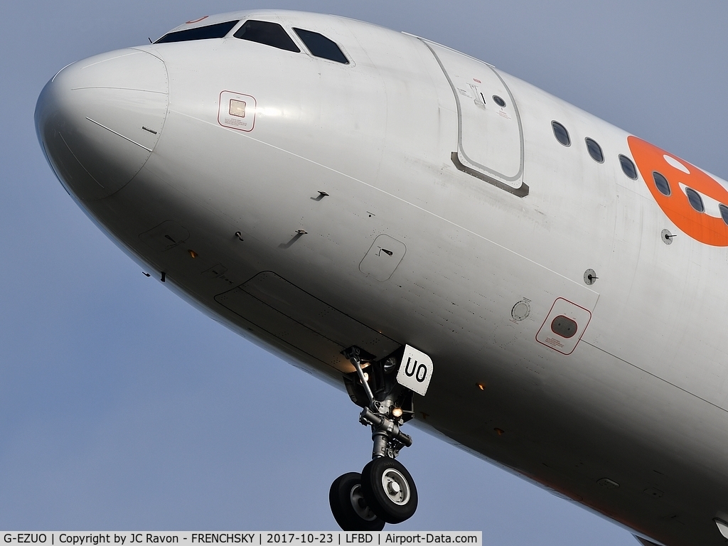 G-EZUO, 2012 Airbus A320-214 C/N 5052, EasyJet U21371 landing runway 23 from Geneva (GVA)