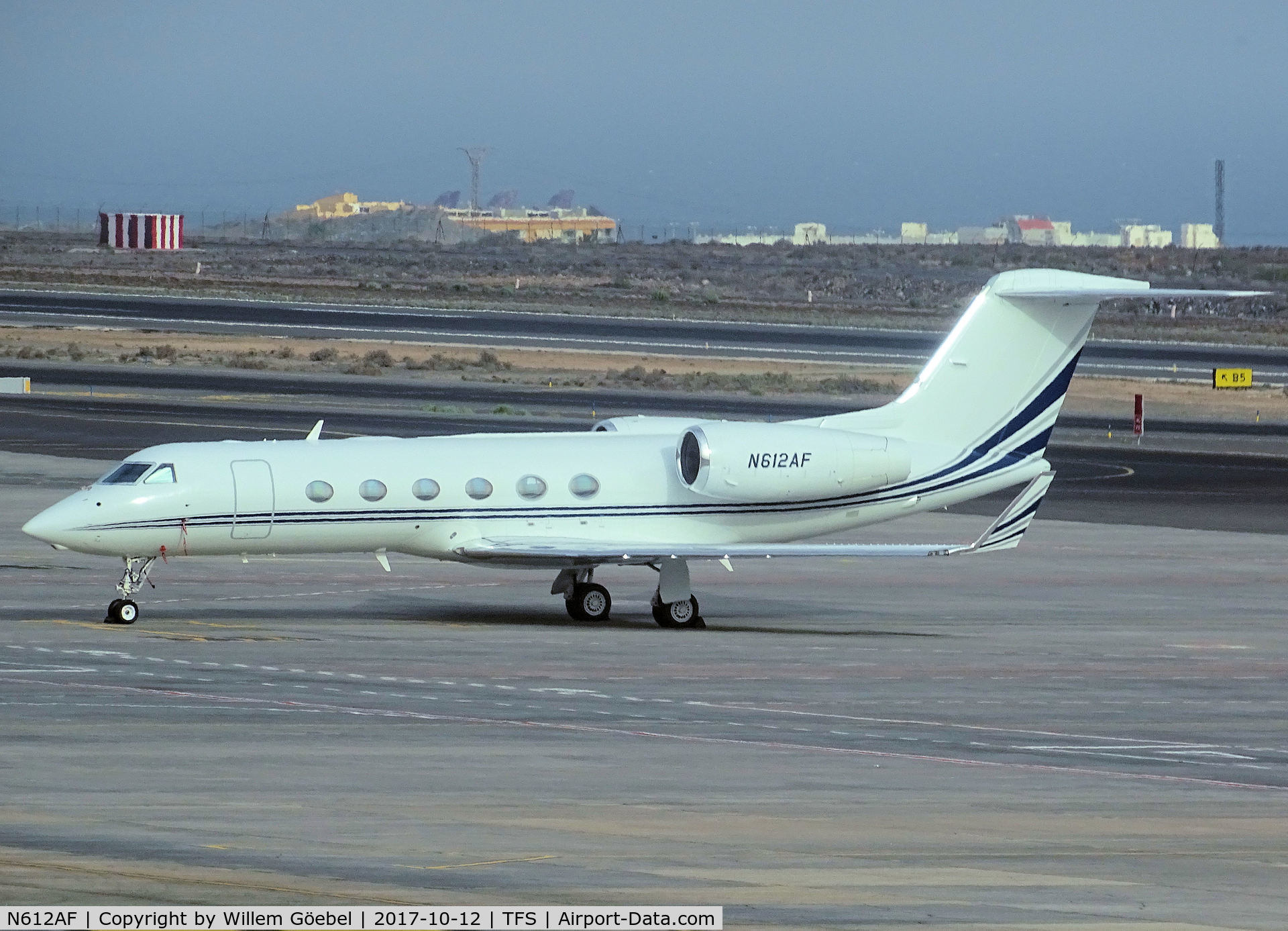 N612AF, 2006 Gulfstream Aerospace GIV-X (G450) C/N 4069, Parking on TFS Airport