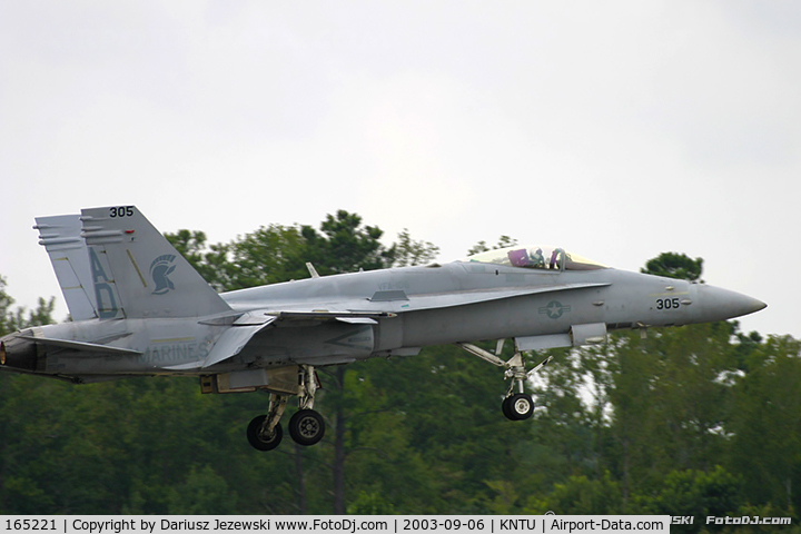 165221, McDonnell Douglas F/A-18C Hornet C/N 1404/C446, F/A-18C Hornet 165221 AD-305 from VFA-106 'Gladiators' NAS Oceana, VA
