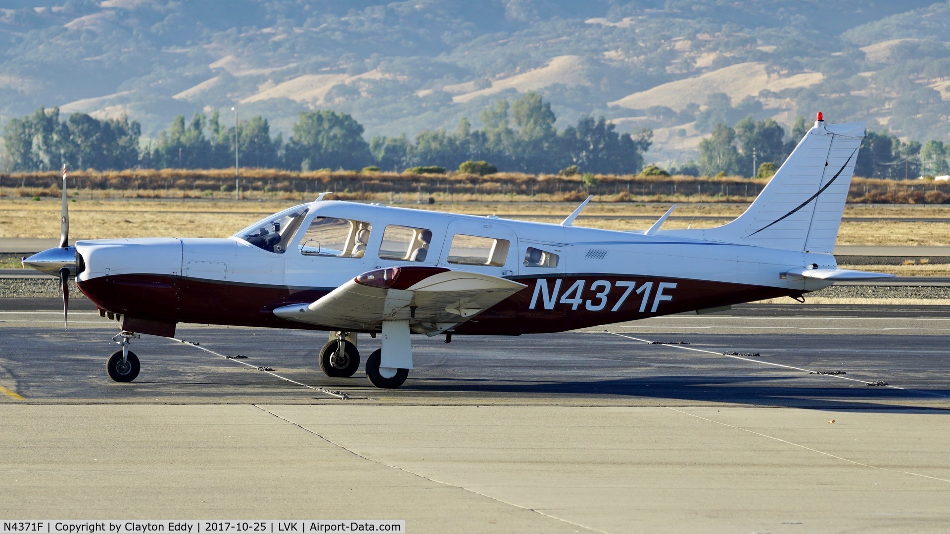 N4371F, 1976 Piper PA-32R-300 Cherokee Lance C/N 32R-7680443, Livermore Airport California 2017.