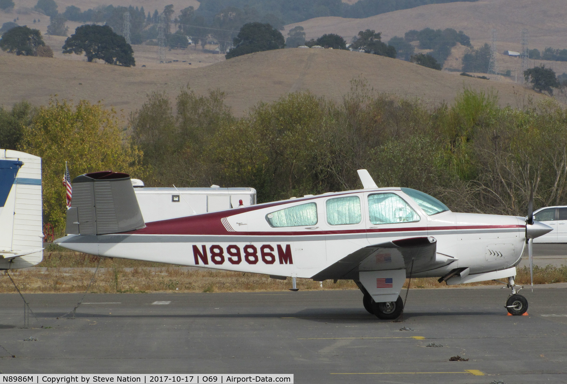 N8986M, 1964 Beech S35 Bonanza C/N D-7313, Novato, Ca-based 1964 Beech S35 @ its temporary Petaluma, CA home base while Novato's runway is resurfaced