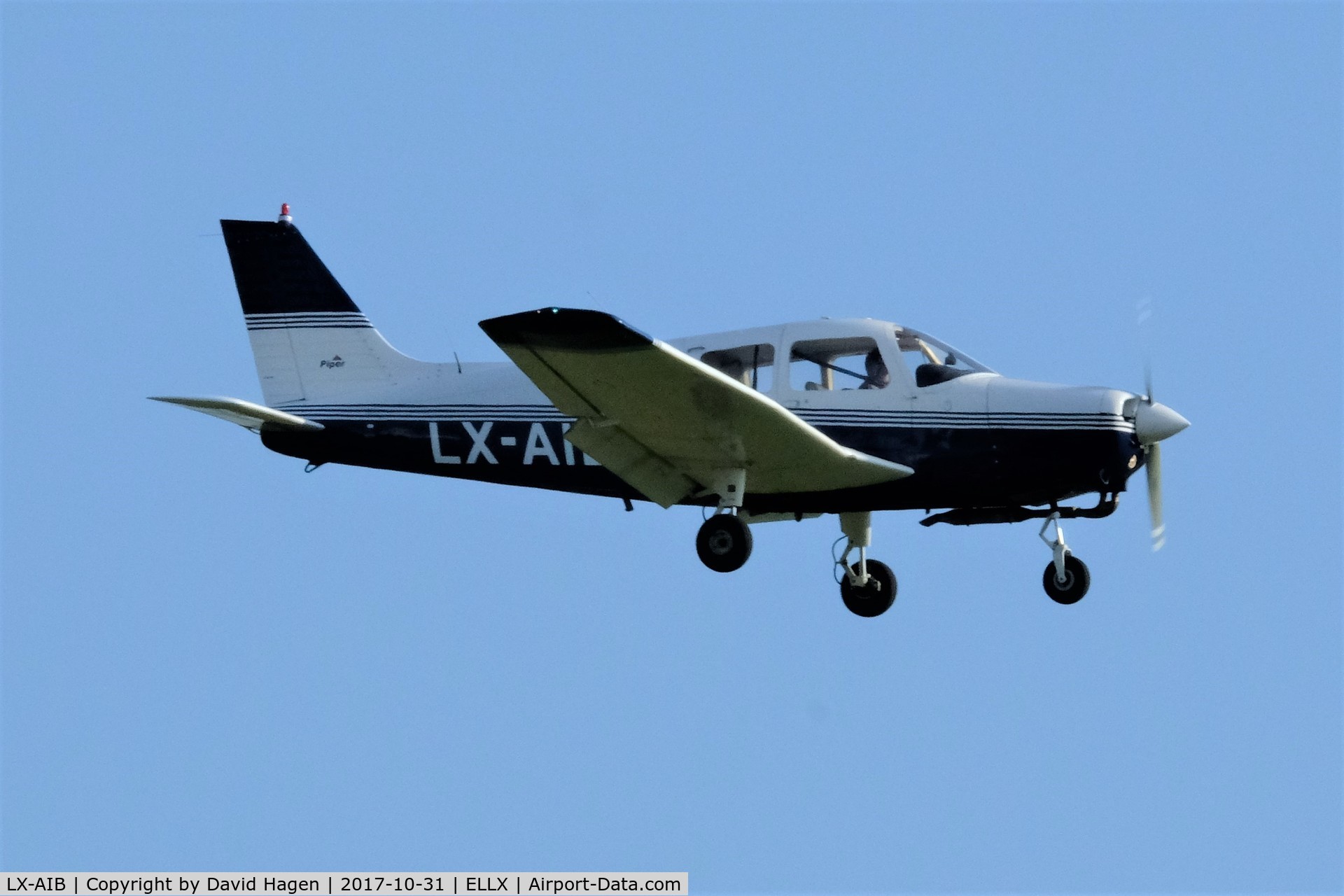 LX-AIB, 1989 Piper PA-28-161 Cadet C/N 2841086, Final rwy 24 @ ELLX