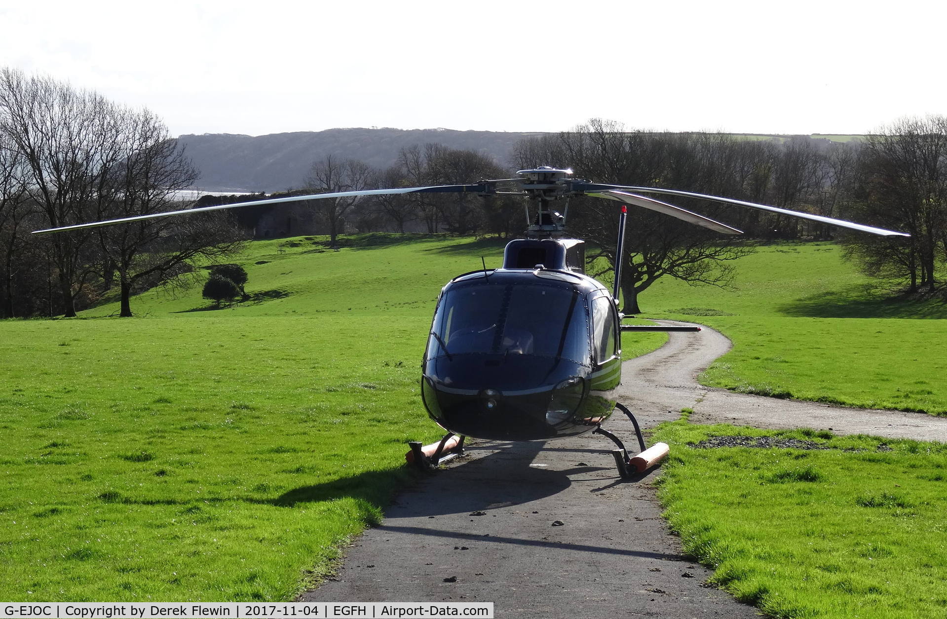 G-EJOC, 1981 Aerospatiale AS-350B Ecureuil C/N 1465, Ecureuil, local resident seen parked up overlooking Oxwich Bay.