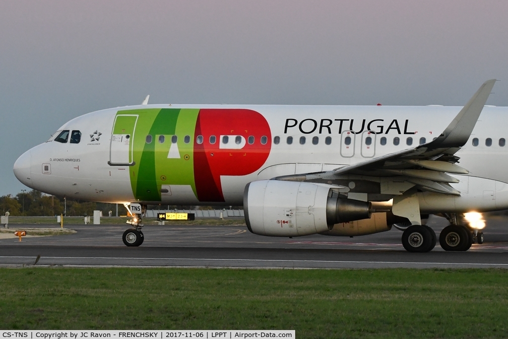 CS-TNS, 2009 Airbus A320-214 C/N 4021, TAP Air Portugal 752 take off runway 03 to Copenhagen (CPH)