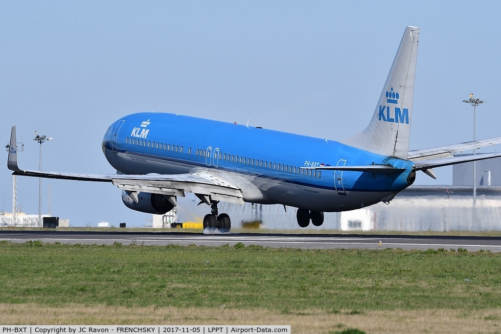 PH-BXT, 2004 Boeing 737-9K2 C/N 32944, KL1693 landing runway 03 from Amsterdam