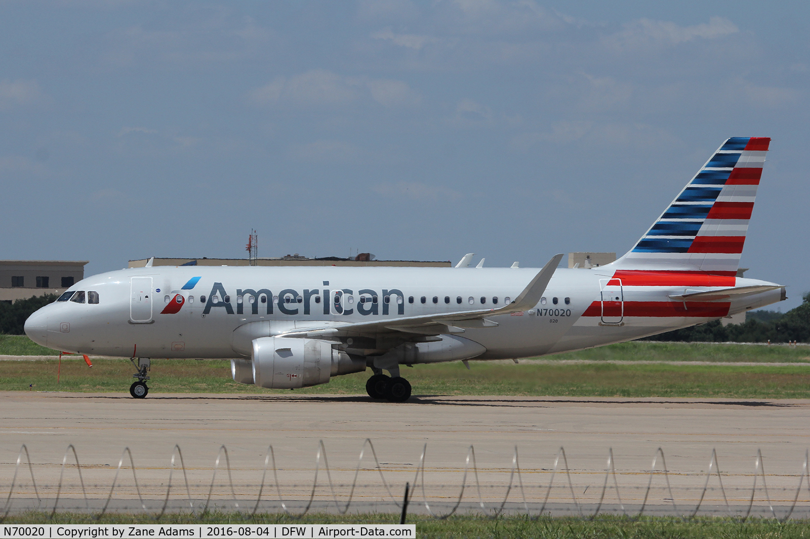 N70020, 2014 Airbus A319-115 C/N 6263, Arriving at DFW Airport