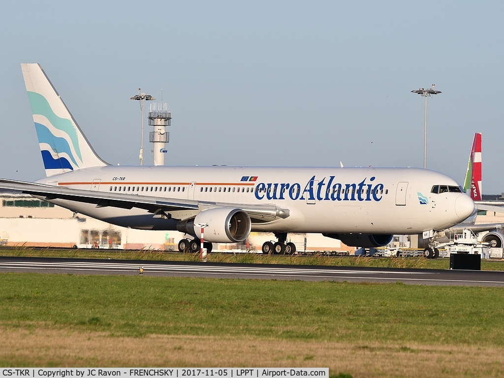 CS-TKR, 2001 Boeing 767-36N/ER C/N 30854, EuroAtlantic Airways TP2615 departure to Caracas (CCS)