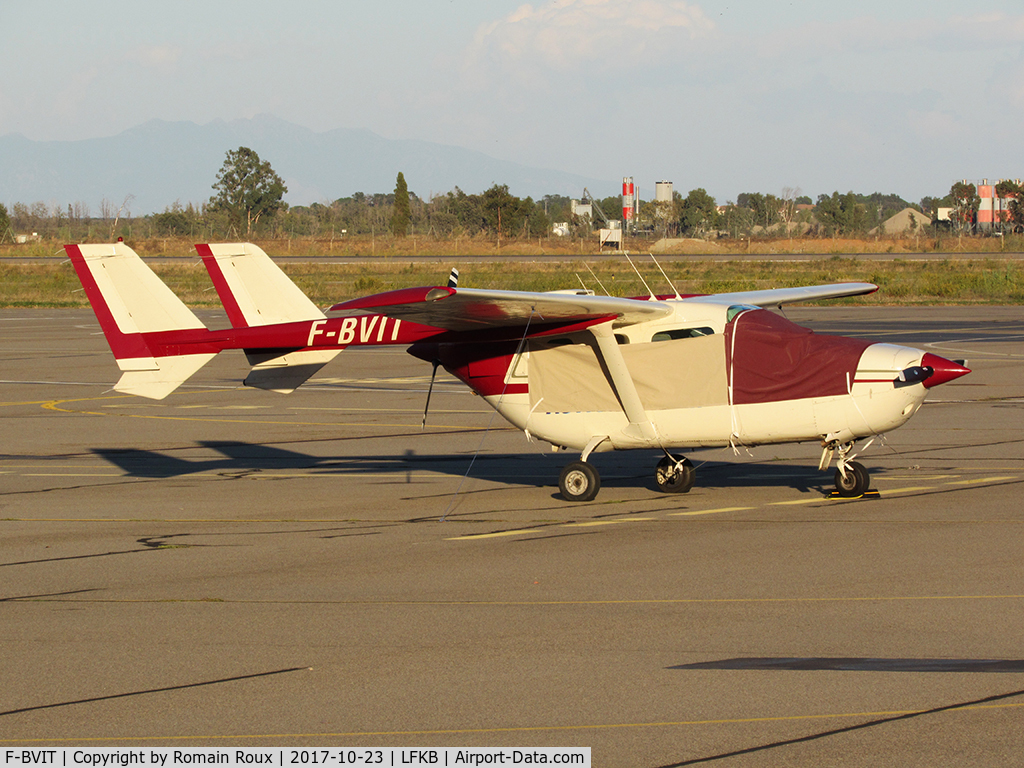 F-BVIT, Reims F337G Super Skymaster C/N 0066, Parked