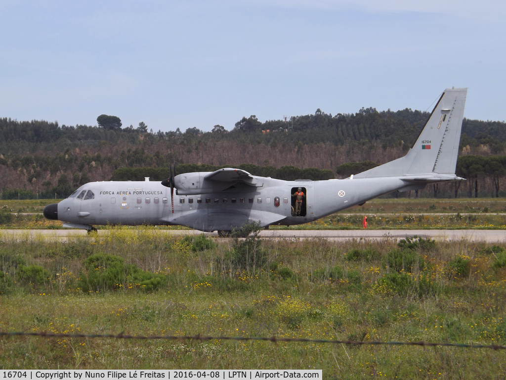 16704, CASA C-295M C/N 048, Landing.