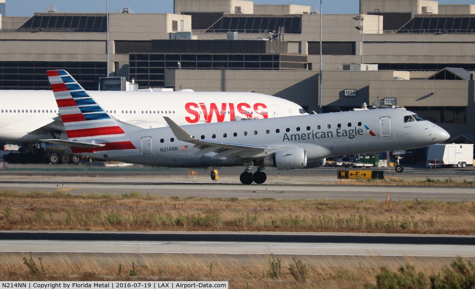 N214NN, 2015 Embraer 175LR (ERJ-170-200LR) C/N 17000508, American Eagle