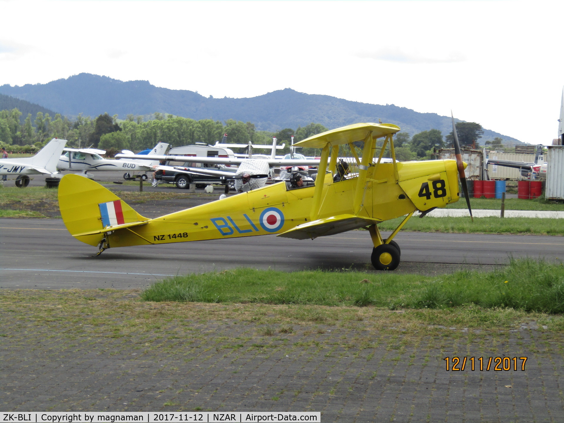 ZK-BLI, De Havilland New Zealand DH-82A Tiger Moth C/N DHNZ128, taxying in