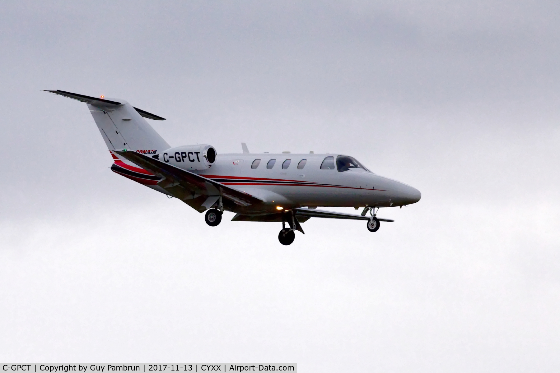 C-GPCT, 1998 Cessna 525 CitationJet C/N 525-0256, Landing