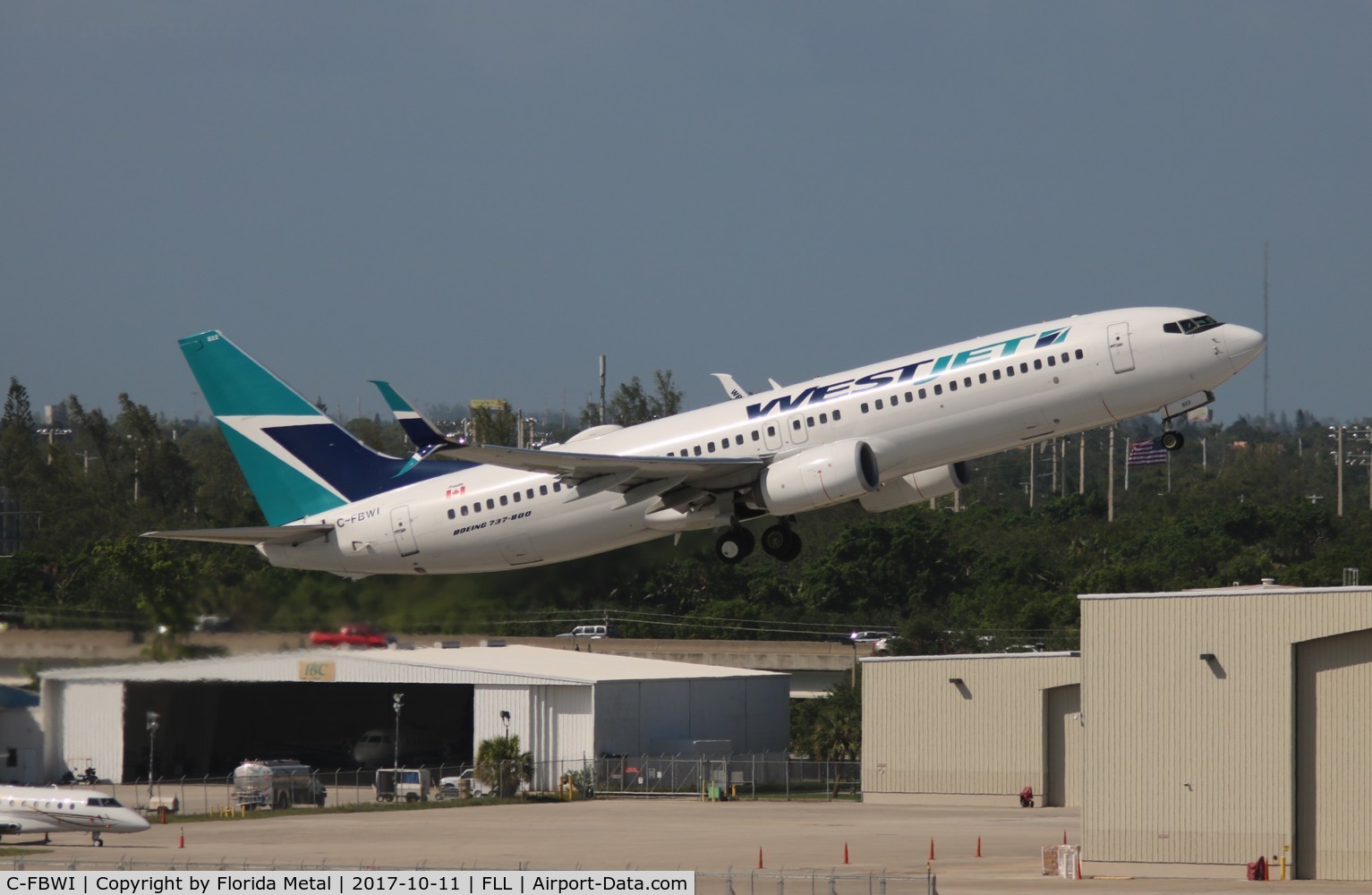 C-FBWI, 2013 Boeing 737-8CT C/N 39090, West Jet