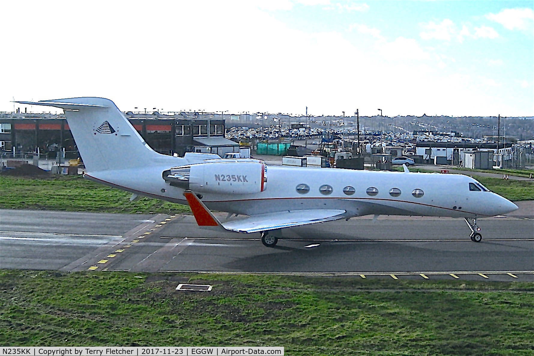 N235KK, 2001 Gulfstream Aerospace G-IV C/N 1458, At London Luton