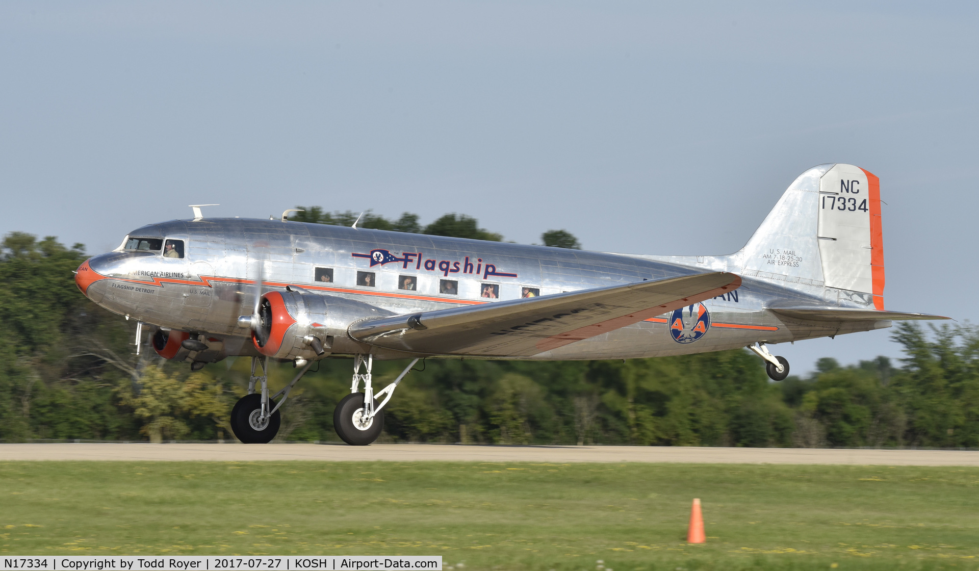 N17334, 1937 Douglas DC-3-178 C/N 1920, Airventure 2017