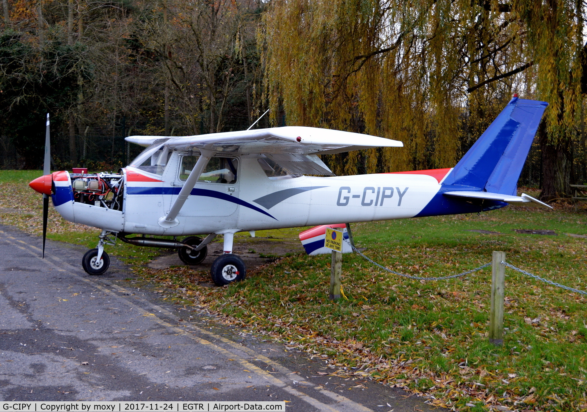G-CIPY, 1980 Reims F152 C/N 1742, Reims Cessna F152 at Elstree.