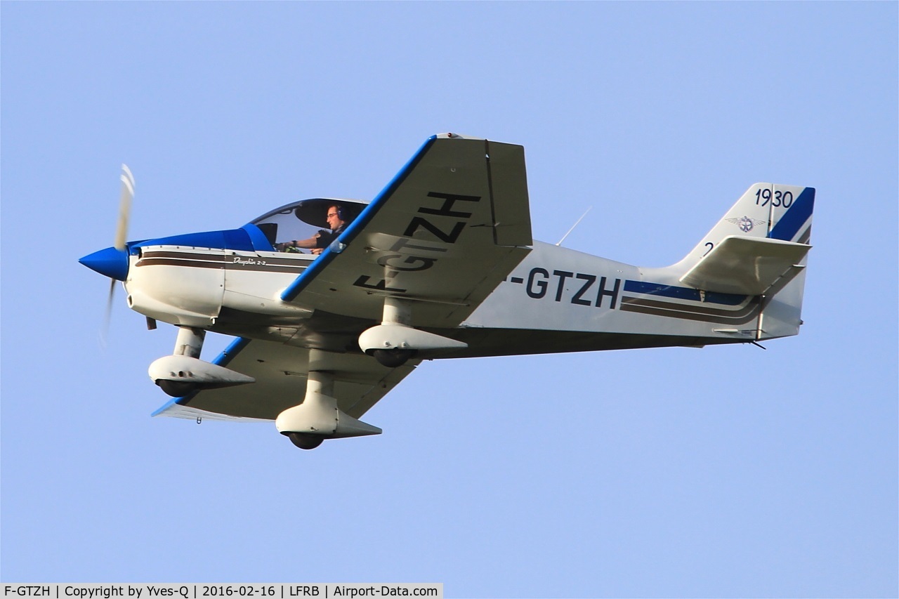 F-GTZH, Robin DR-400-120 Petit Prince C/N 2455, Robin DR-400-120, Go arround Rwy 25L, Brest-Bretagne Regional Airport (LFRB-BES)