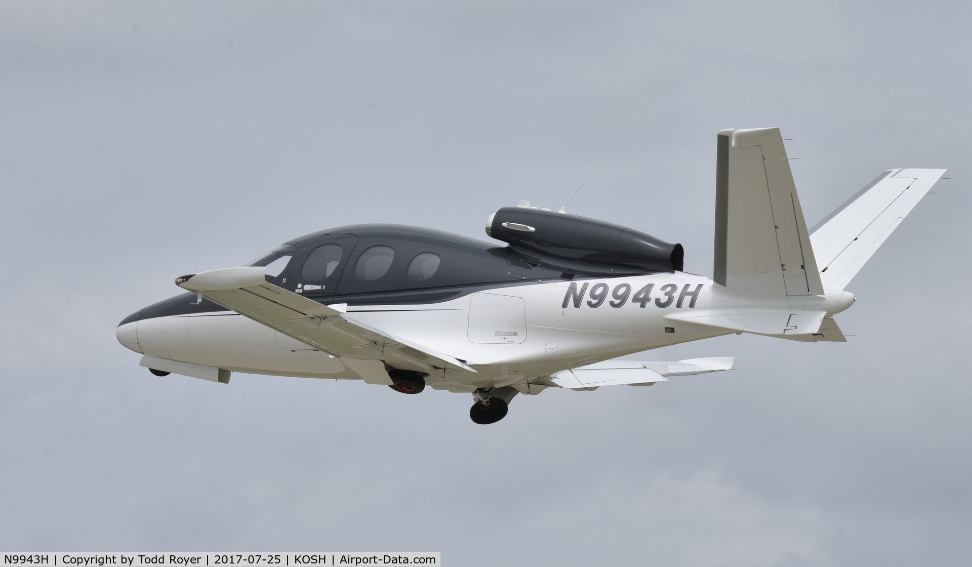 N9943H, 2016 Cirrus SF50 Vision C/N 0007, Airventure 2017