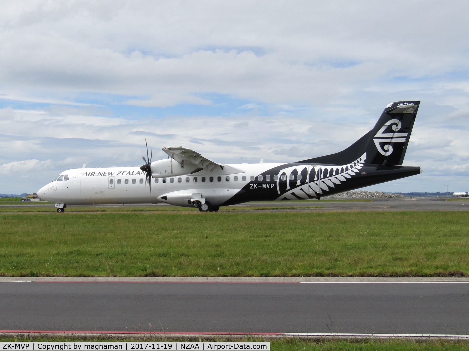 ZK-MVP, 2017 ATR 72-600 C/N 1444, taxying out ot leave AKL