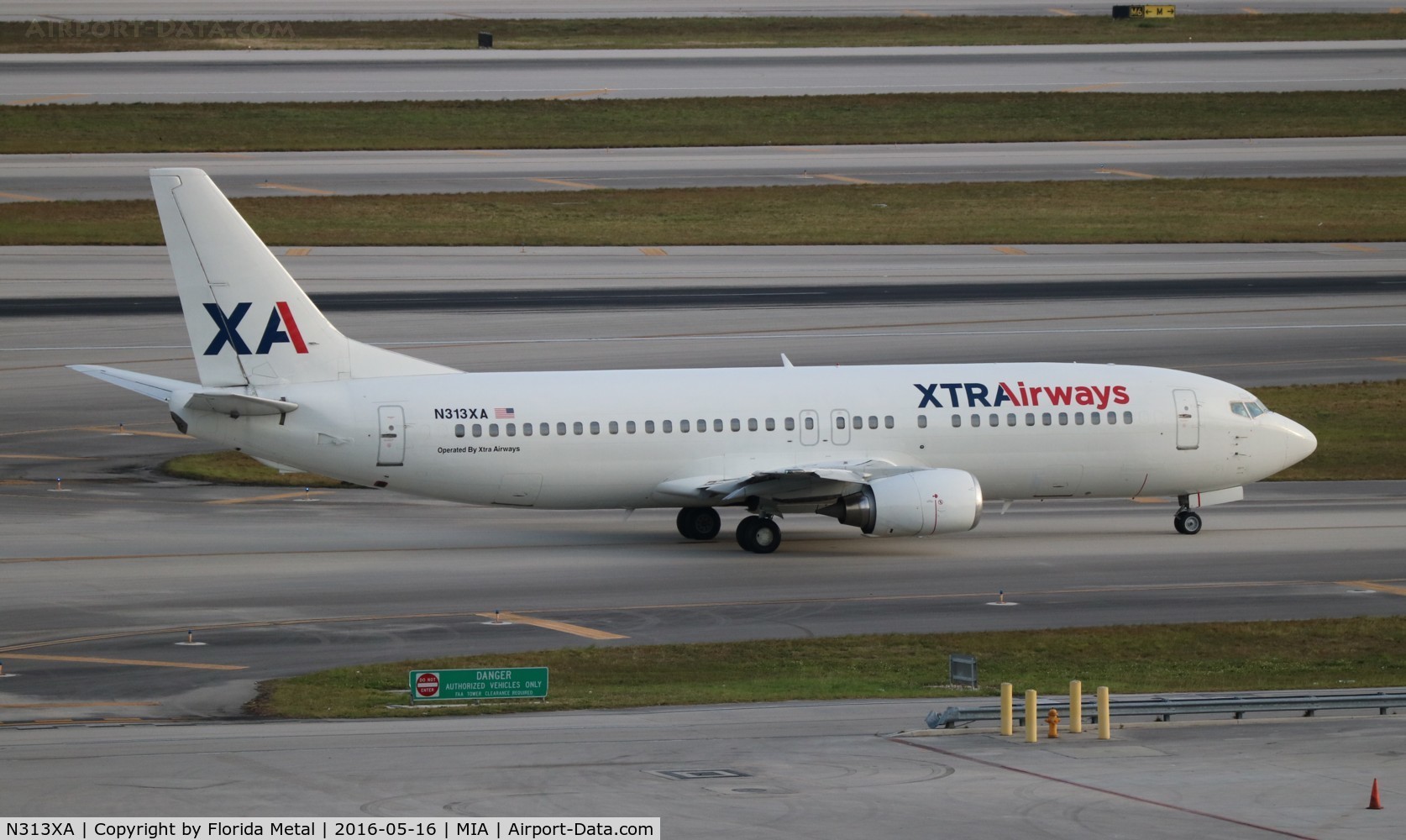 N313XA, 1991 Boeing 737-484 C/N 25313, Xtra Airways