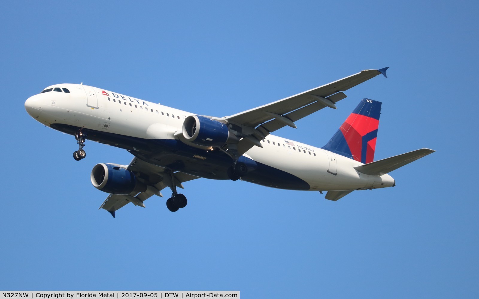 N327NW, 1992 Airbus A320-211 C/N 297, Delta