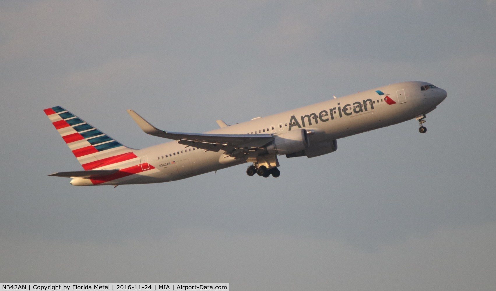 N342AN, 2002 Boeing 767-323ER C/N 33081, American