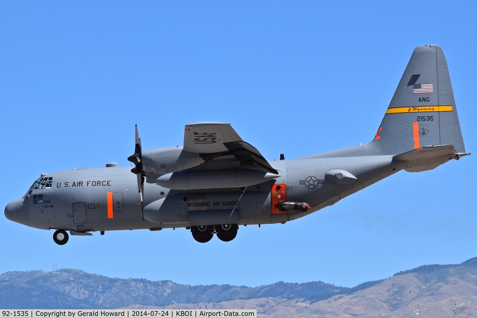 92-1535, 1992 Lockheed C-130H Hercules C/N 382-5324, Over the numbers for RWY 28L.  153rd Airlift Wing, WY ANG