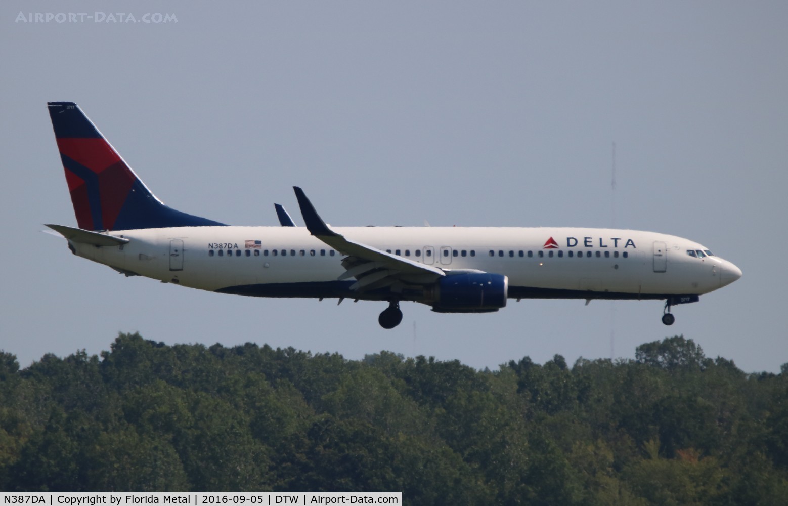 N387DA, 2000 Boeing 737-832 C/N 30374, Delta