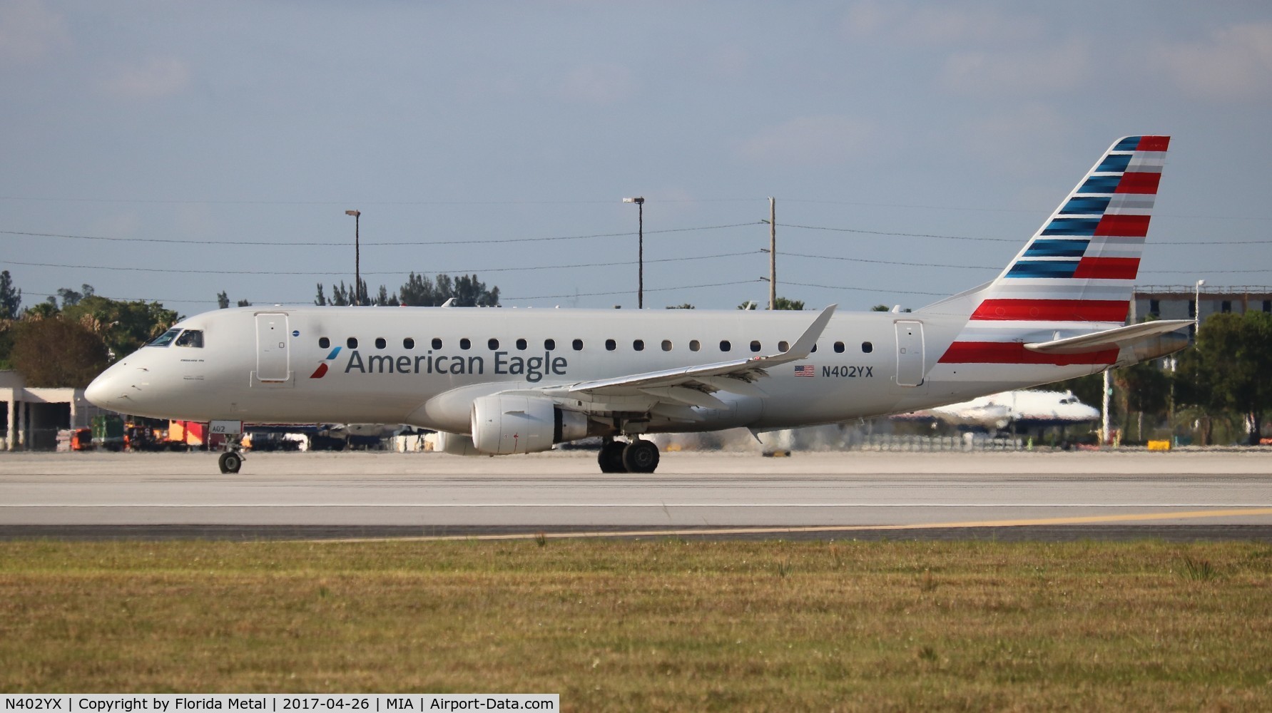 N402YX, 2013 Embraer 175LR (ERJ-170-200LR) C/N 17000364, American Eagle