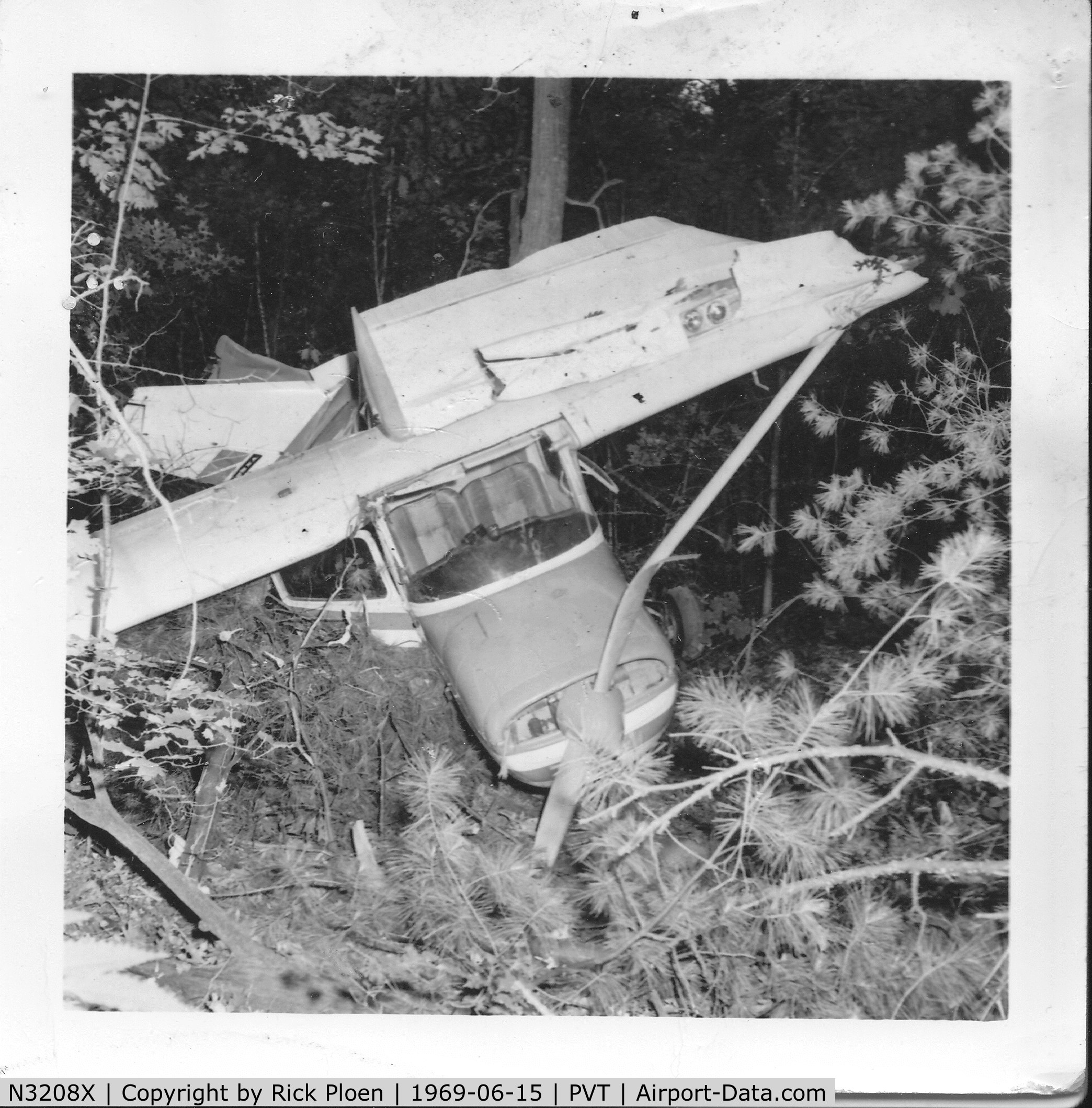 N3208X, 1966 Cessna 150G C/N 15064608, June 15, 1969  Westboro Massachusetts  Student Pilot/ Flap Jackscrew problem