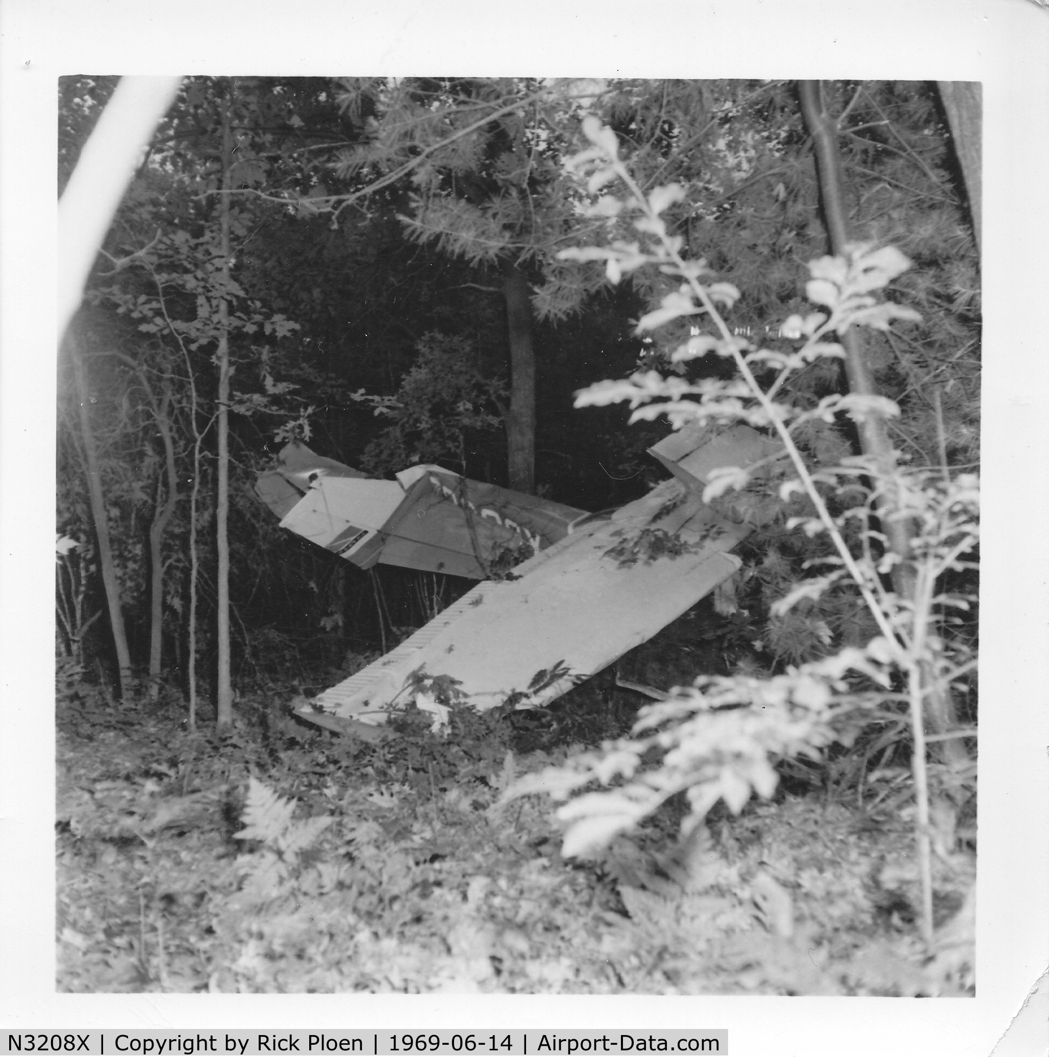 N3208X, 1966 Cessna 150G C/N 15064608, Cessna 150 G  Jackscrew Failure on Flaps