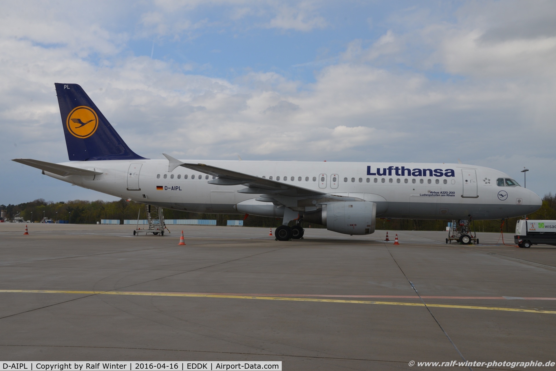 D-AIPL, 1989 Airbus A320-211 C/N 094, Airbus A320-211 - LH DLH Lufthansa 'Ludwigshafen am Rhein' - 94 - DAIPL - 16.04.2016 - CGN
