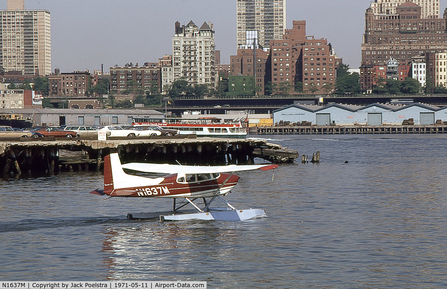 N1637M, 1970 Cessna A185E Skywagon 185 C/N 18501845, N1637M on East River New York