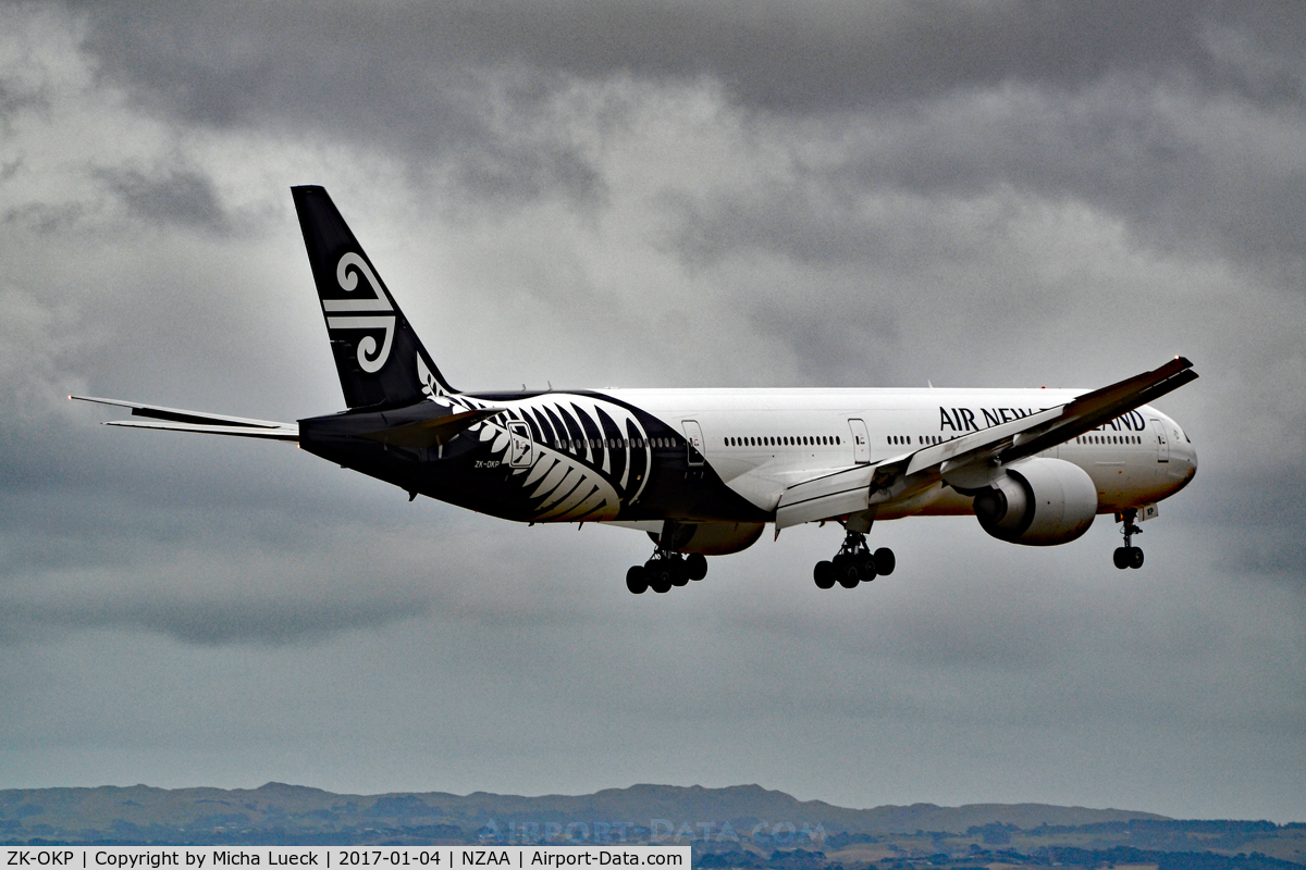 ZK-OKP, 2011 Boeing 777-306/ER C/N 39041, At Auckland