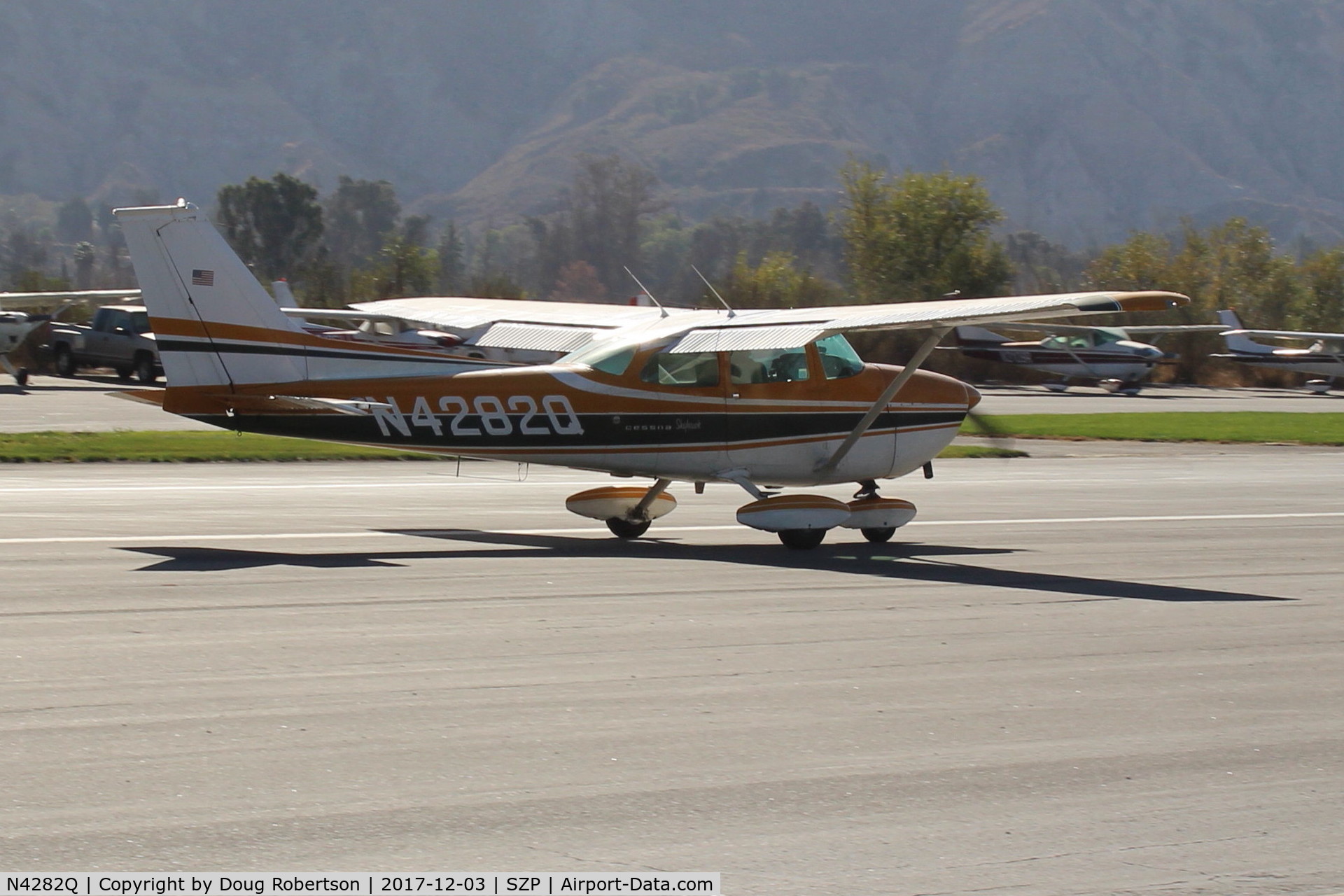 N4282Q, 1971 Cessna 172L C/N 17260182, 1971 Cessna 172L SKYHAWK, Lycoming O-320-E2D 150 Hp, taxi off the active