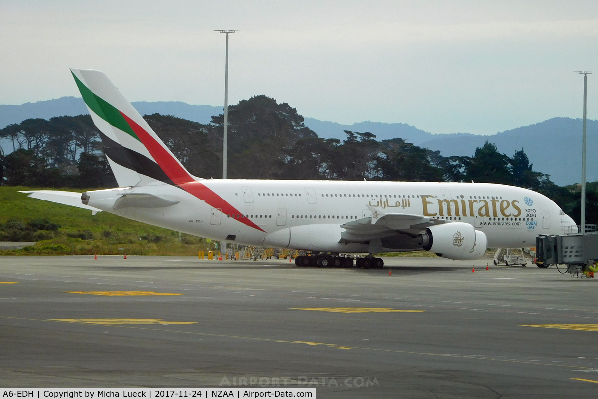 A6-EDH, 2009 Airbus A380-861 C/N 025, At Auckland