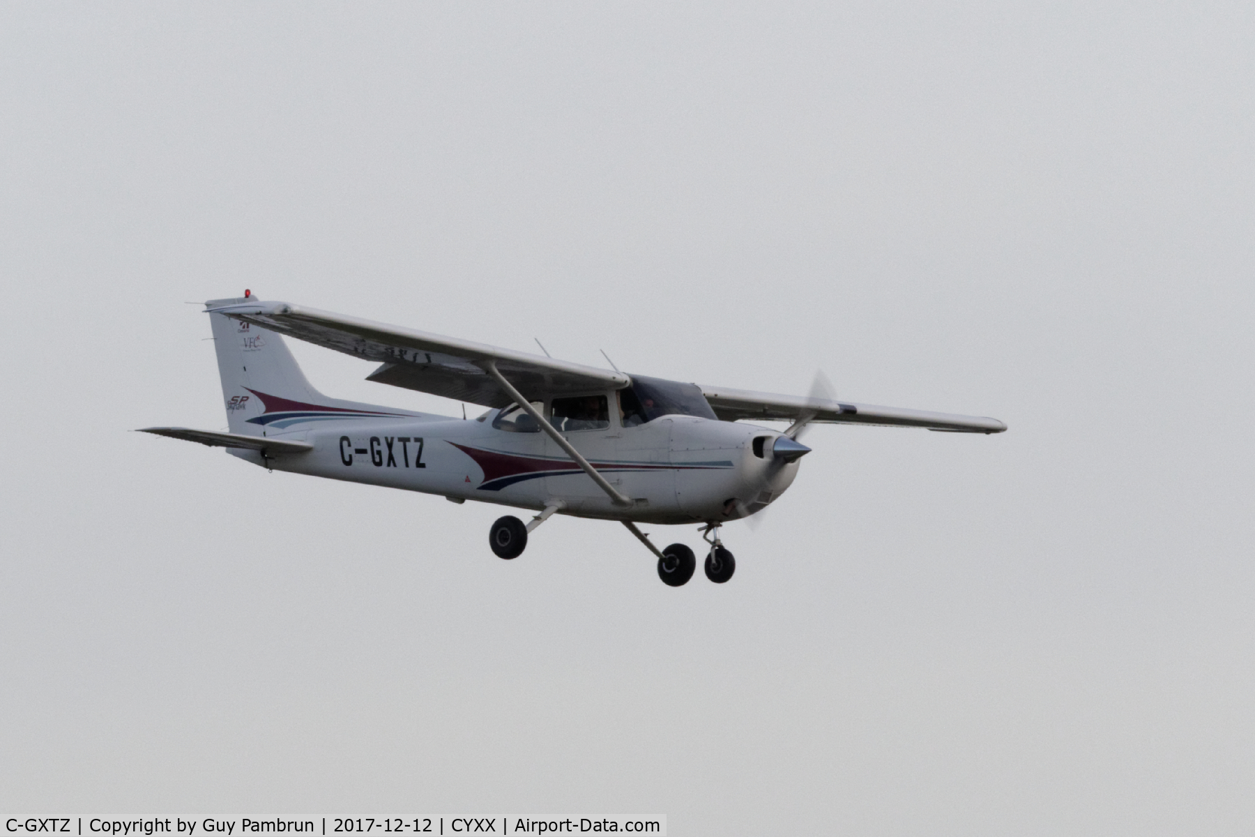 C-GXTZ, 2004 Cessna 172S C/N 172S9723, Landing