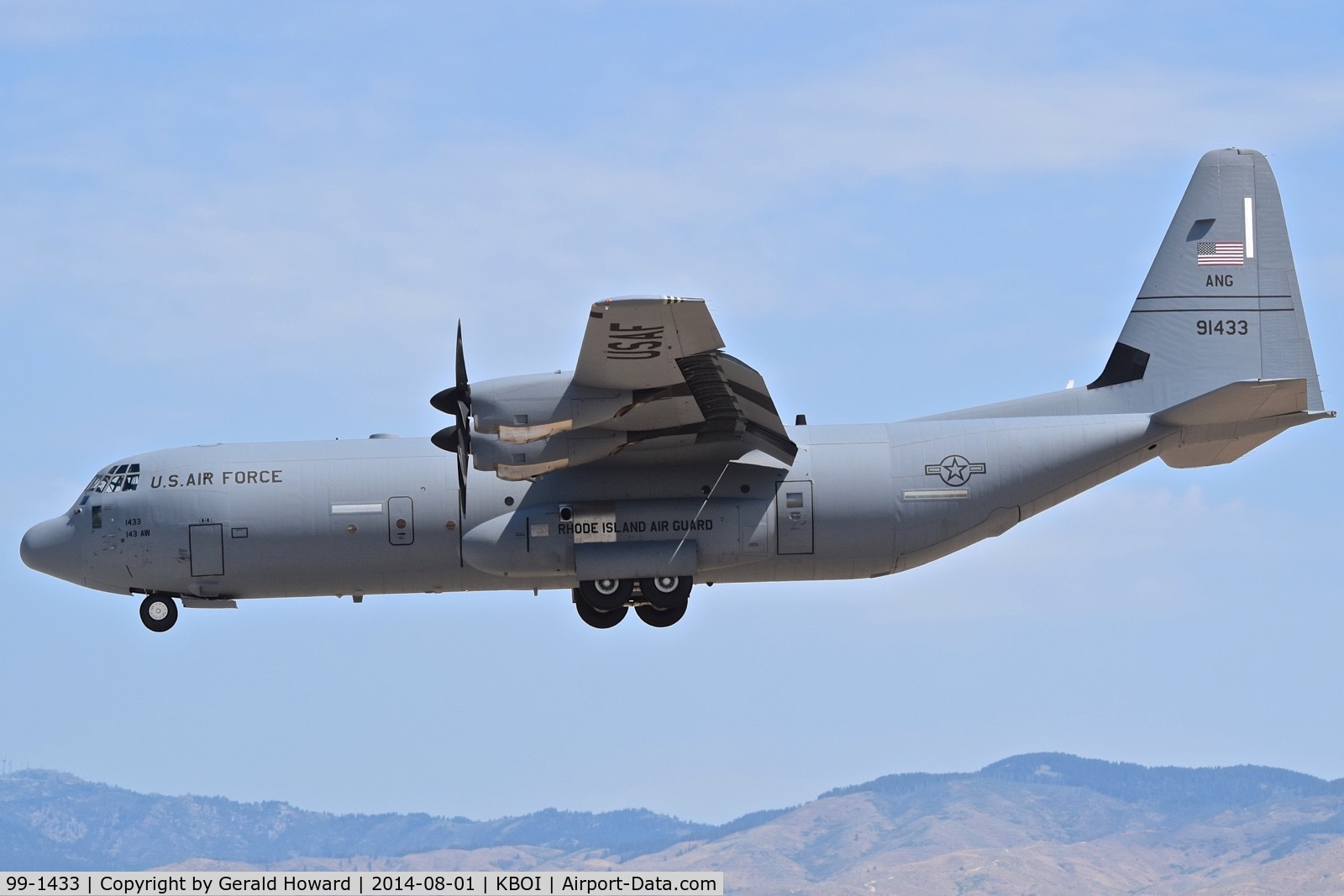 99-1433, 1999 Lockheed Martin C-130J-30 Super Hercules C/N 382-5519, Landing RWY 28L.  143rd AW, Rhode Island ANG.