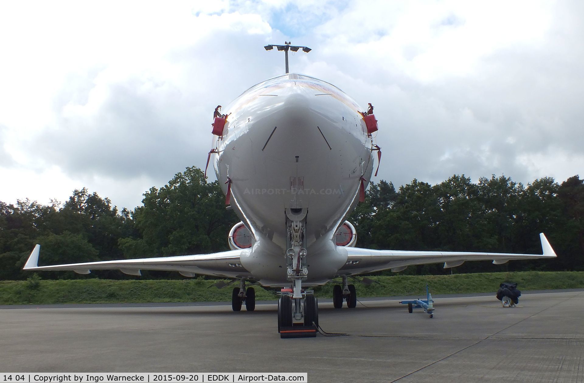 14 04, 2011 Bombardier BD-700-1A11 Global 5000 C/N 9417, Bombardier BD-700-1A11 Global Express of Flugbereitschaft BMVg (German air force VIP-Flight) at the DLR 2015 air and space day on the side of Cologne airport