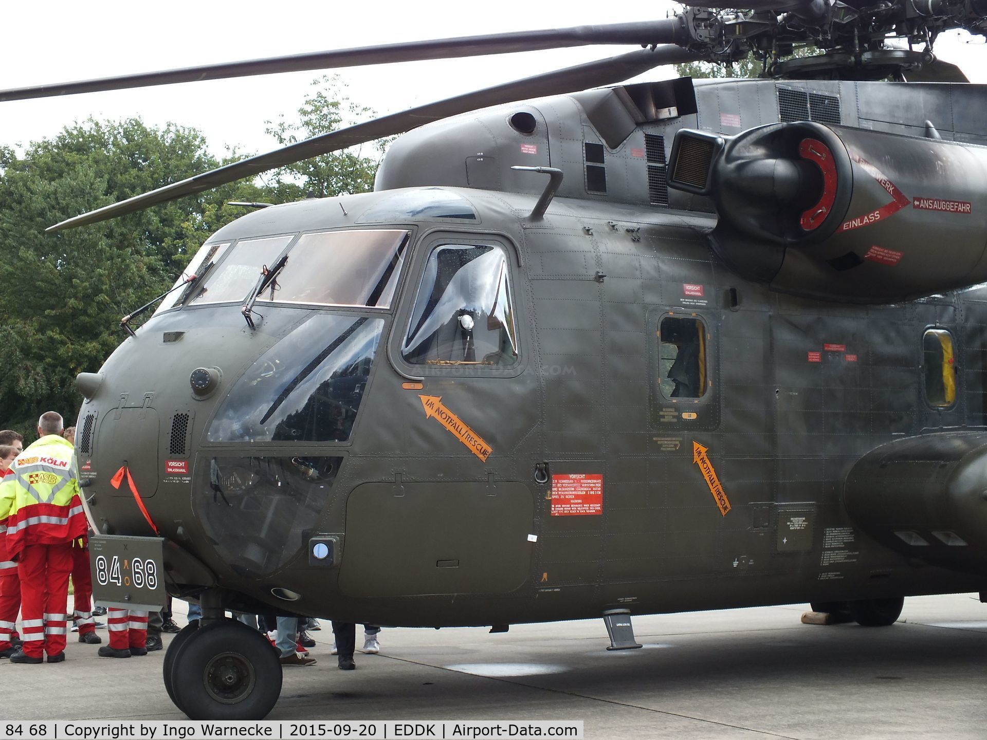 84 68, Sikorsky (VFW-Fokker) CH-53G C/N V65-066, Sikorsky (VFW-Fokker) CH-53G of the Luftwaffe (German Air Force) at the DLR 2015 air and space day on the side of Cologne airport