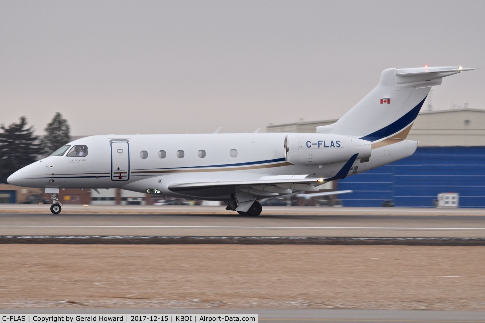 C-FLAS, 2016 Embraer EMB-545 Legacy 450 C/N 55010020, Landing roll out on RWY 10L.