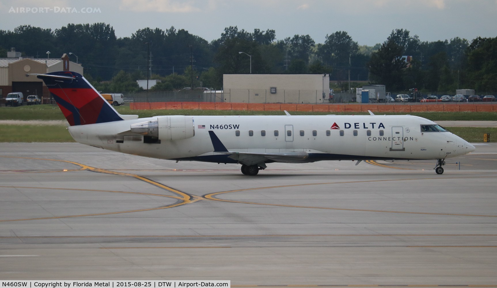 N460SW, 2003 Bombardier CRJ-200LR (CL-600-2B19) C/N 7803, Delta Connection