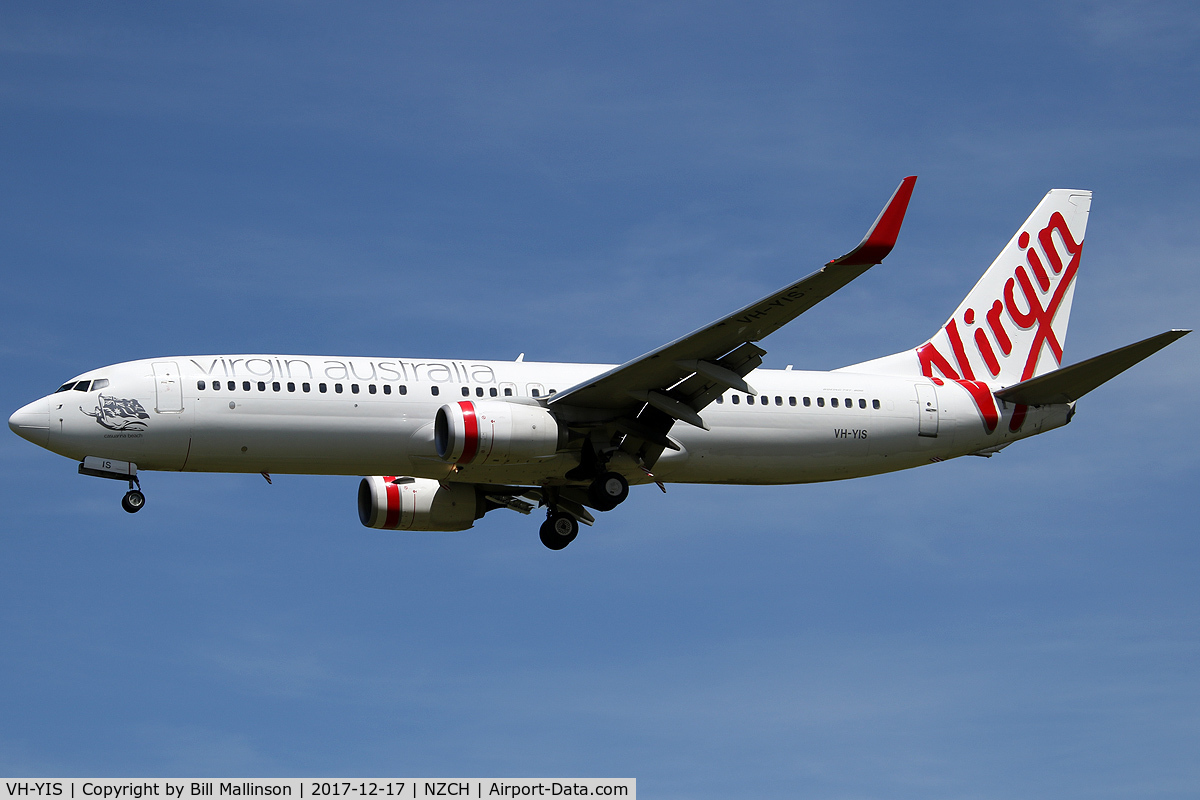 VH-YIS, 2012 Boeing 737-8FE C/N 39926, IN FROM BNE